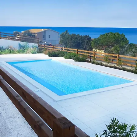 Affittimoderni Isola Rossa Elite-pati24 * Cascabraga